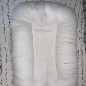 Snuggle Me Organic in color Natural With or without the cover in Sparrow.